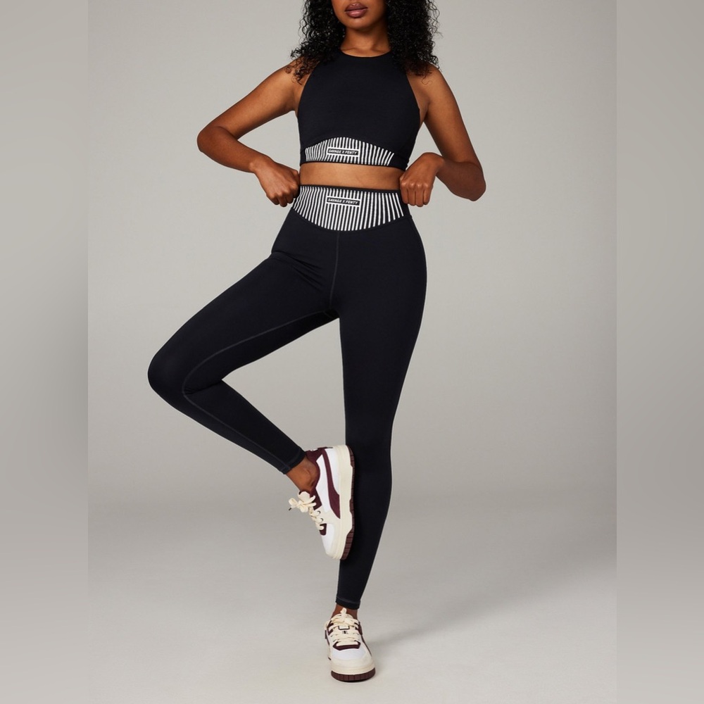 NWT $69 Savage X Fenty XCCENTUATE HIGH-WAIST LEGGING Yoga Pants black Caviar XS - Picture 1 of 10